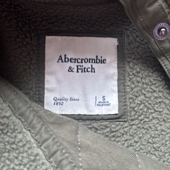 Abercrombie & Fitch Sweater - Picture 2 of 7